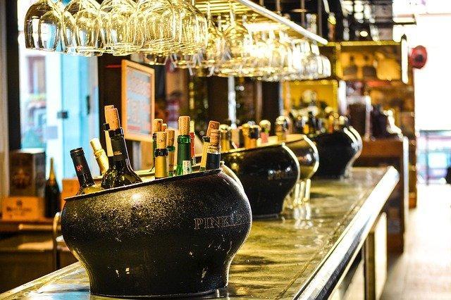 So French ! Vocabulary to use in restaurants, bars...