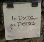 le pacte des pierres©nb UzEssentiel