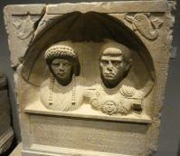 musee de la romanite nimes, stele©nb UzEssentiel